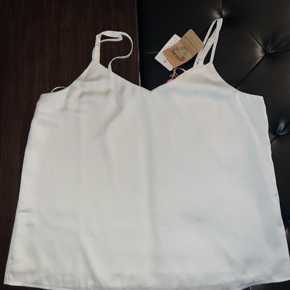 Skies are Blue Elegant White Women's Top